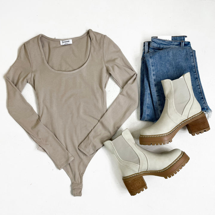 Stella Scoop Neck Long Sleeve Bodysuit-Light Taupe